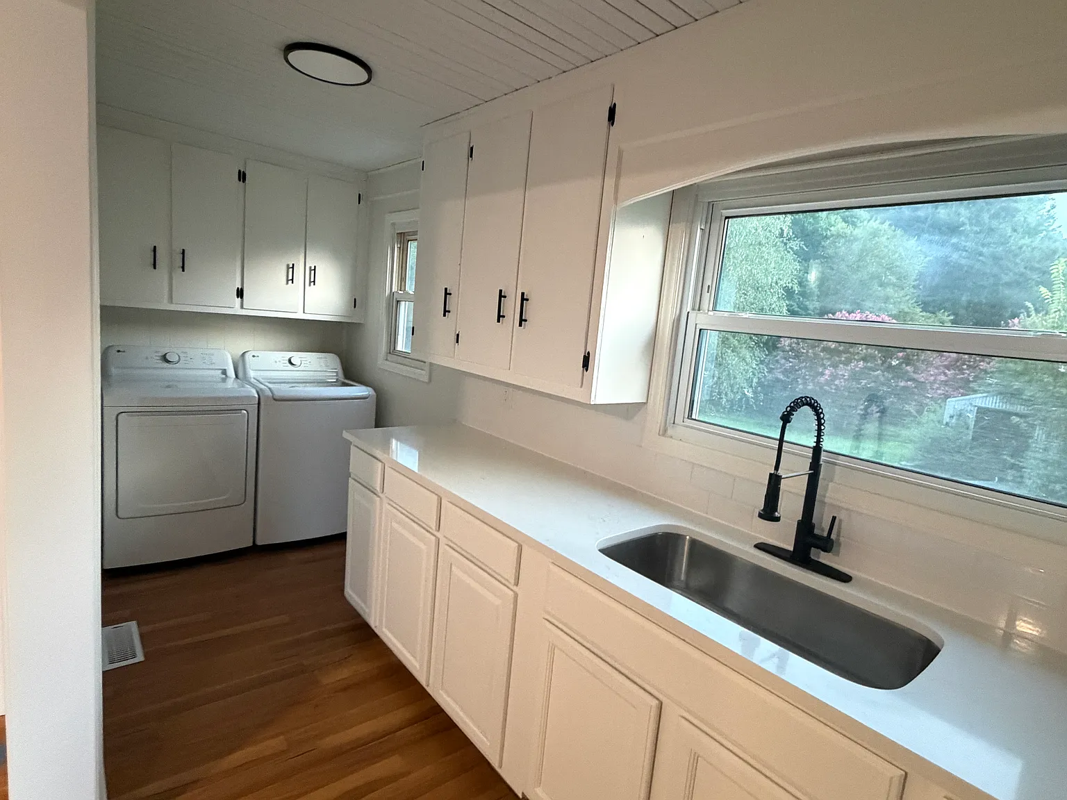 2 bed, 1080 sqft, $1,500 — Photo 4