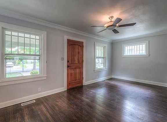 5th image of 5639 Kenwood Ave