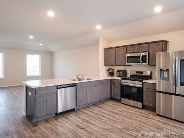 11446 S 233 East Ave, Broken Arrow, OK 74014