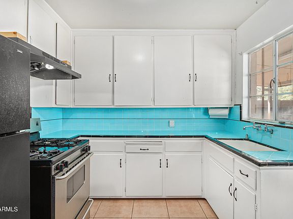 5th image of 2536 E INDIANOLA Avenue