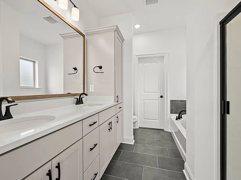 38405 Parliament Dr — Photo 10