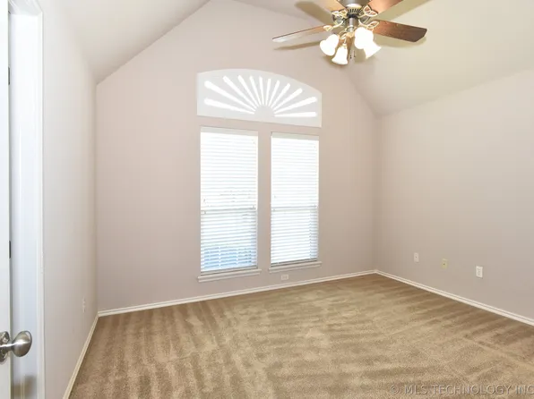 1925 W Xenia St, Broken Arrow, OK 74012