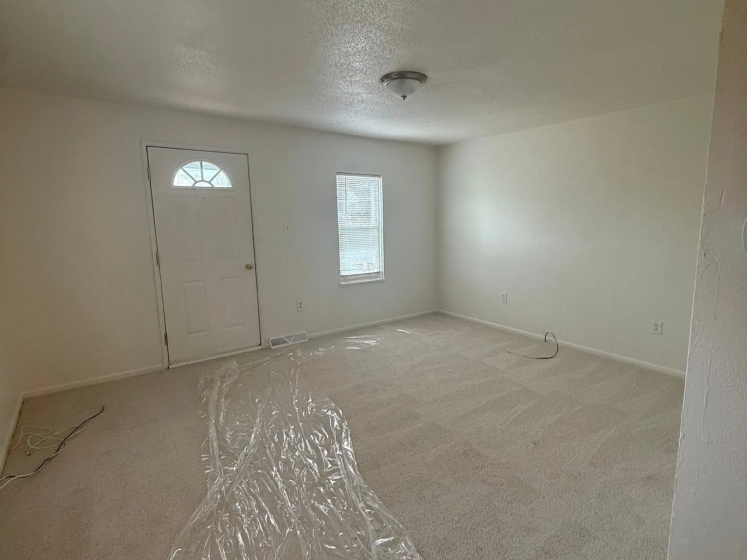 2 Bedroom 1 bath in Robinson two/Montour school district — Photo 4