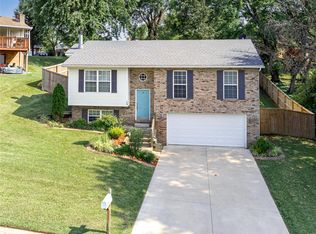 19 Glendale Dr, Glen Carbon, IL