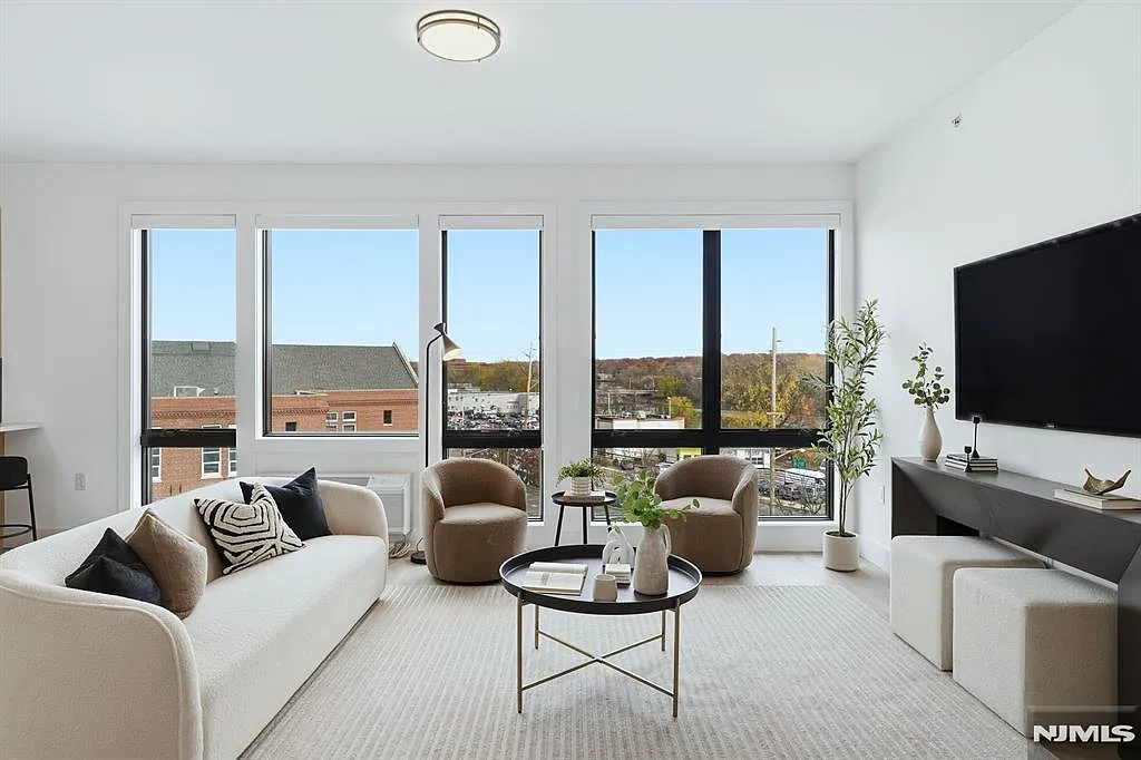 1 bed, $2,531 — Photo 4