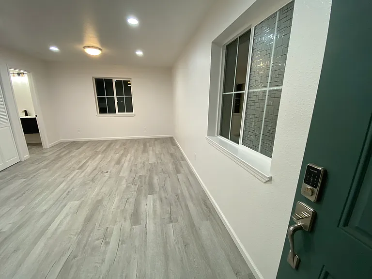 91 E Vince St #97 — Photo 12