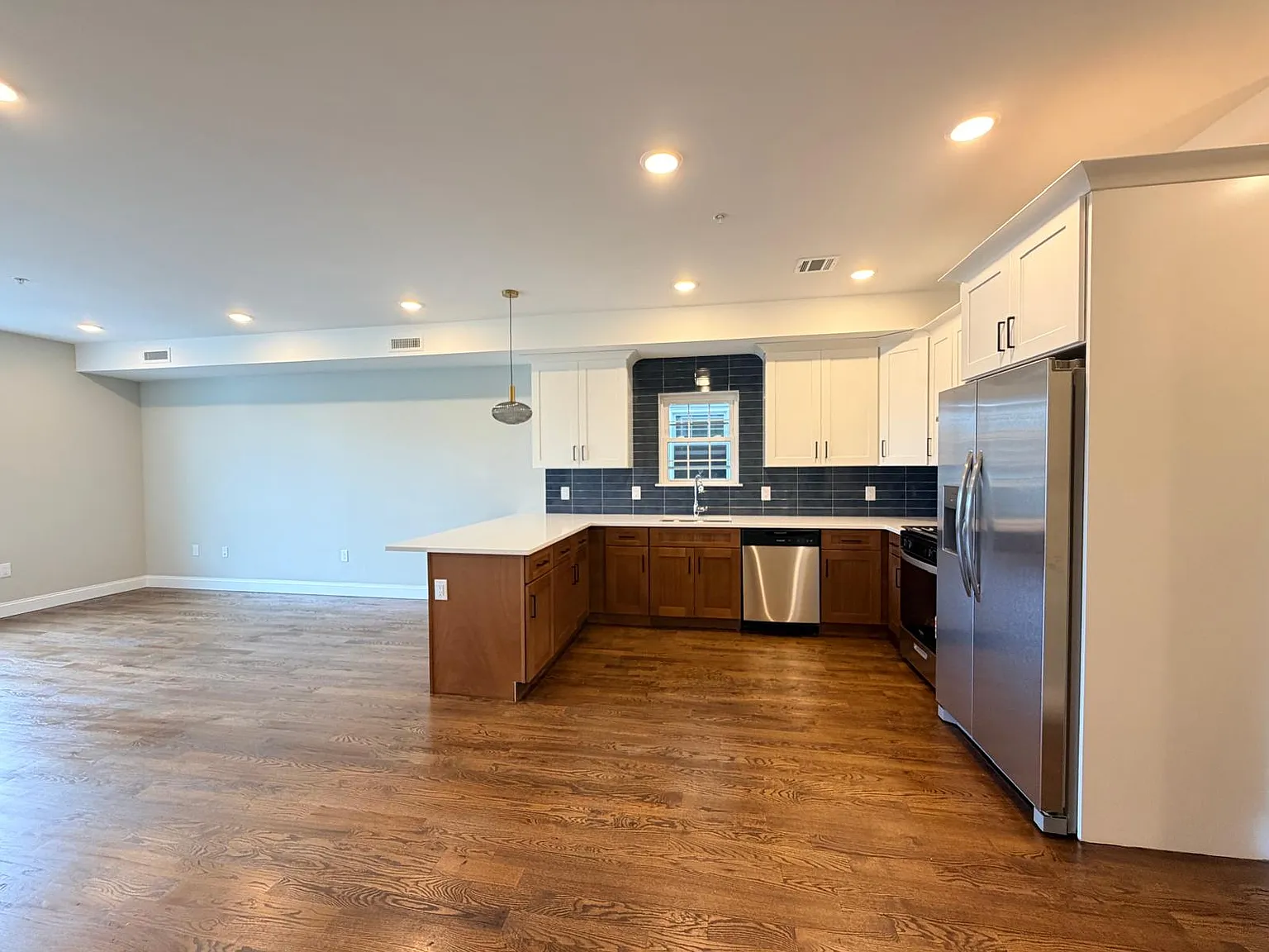 4 bed, $3,095 — Photo 3