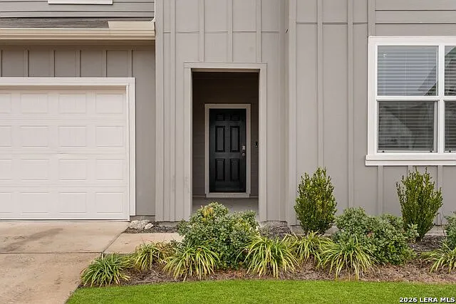 4 bed, 3.0 bath, 2275 sqft, $2,500 — Photo 2