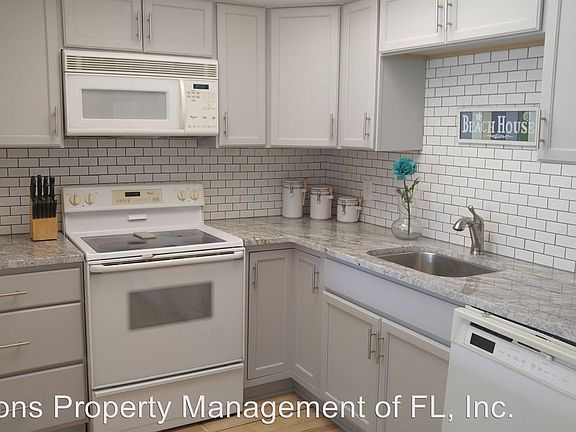4th image of 140 Aquarius Way APT D