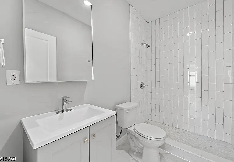 31 Stout St #1 — Photo 7