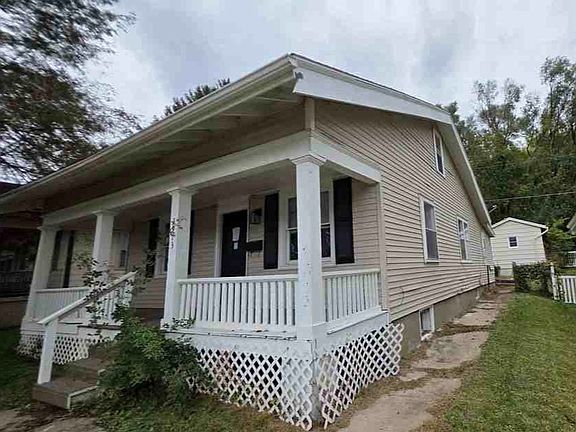 2nd image of 3913 Terrace Ave
