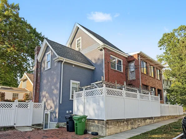 24 Charles St, Watertown, MA 02472