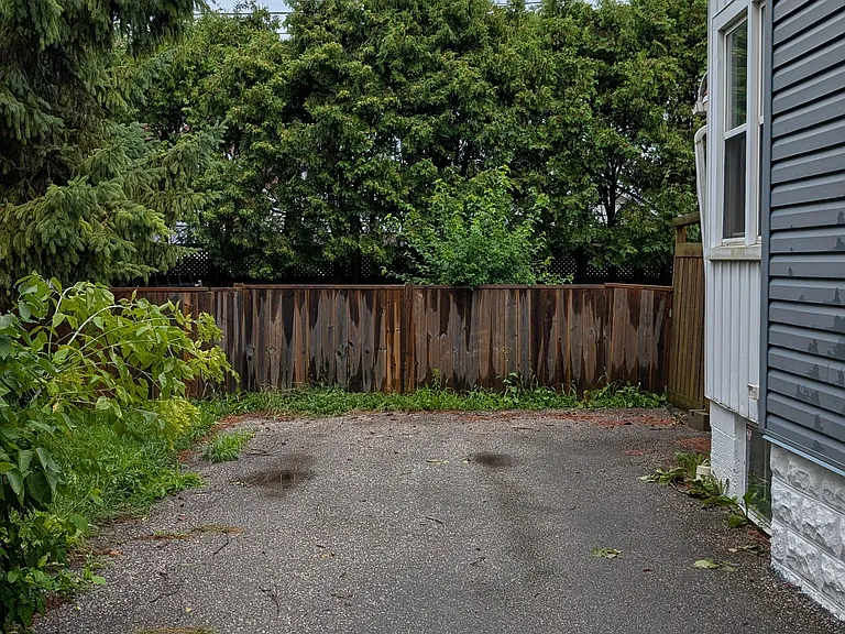 1740 Drouillard Rd — Photo 42