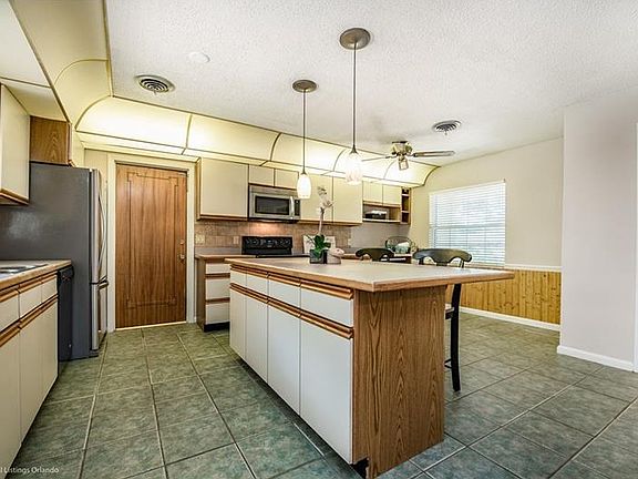 5th image of 3801 Bradley Ave