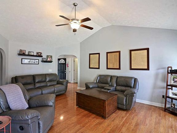 4th image of 1109 Cottage Oaks Ct