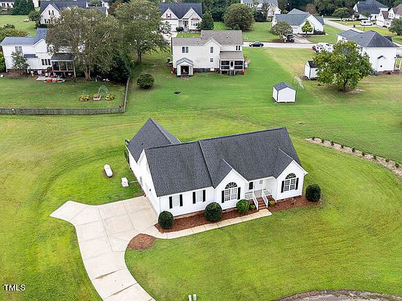 3rd image of 30 Turnberry Ct