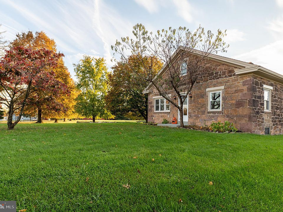 10 Yocumtown Rd, Etters, PA 17319 Zillow