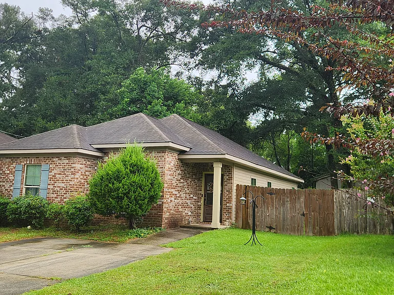 858 Linlen Ave — Photo 3