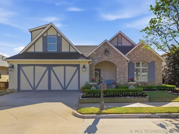 8405 S Olympia Ave, Tulsa, OK 74132