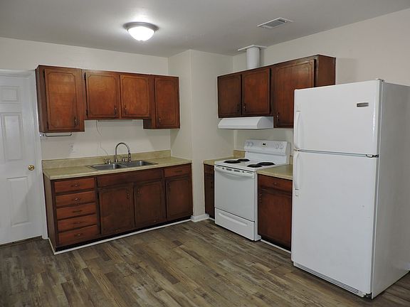 5th image of 7104 Whirlybird Ave