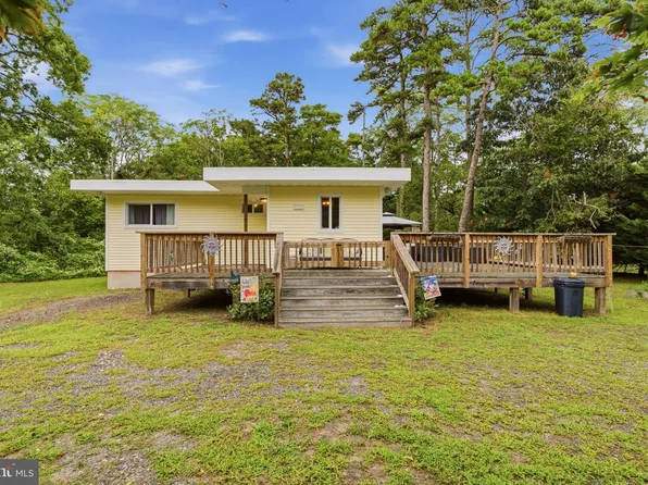 124 Academy Ln, Cape May Court House, NJ 08210