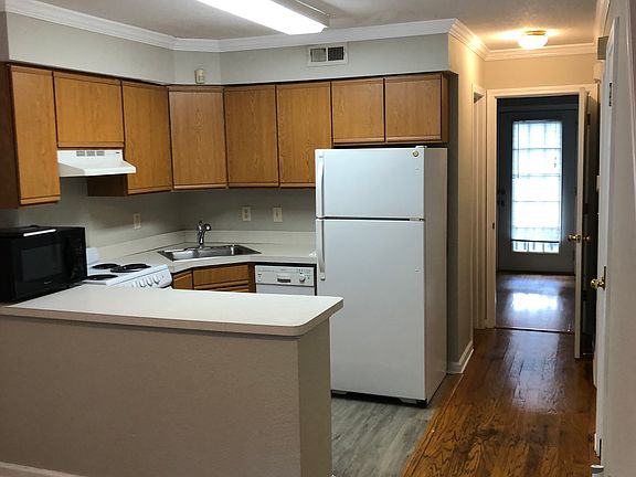 3rd image of 2831 Jersey Ave