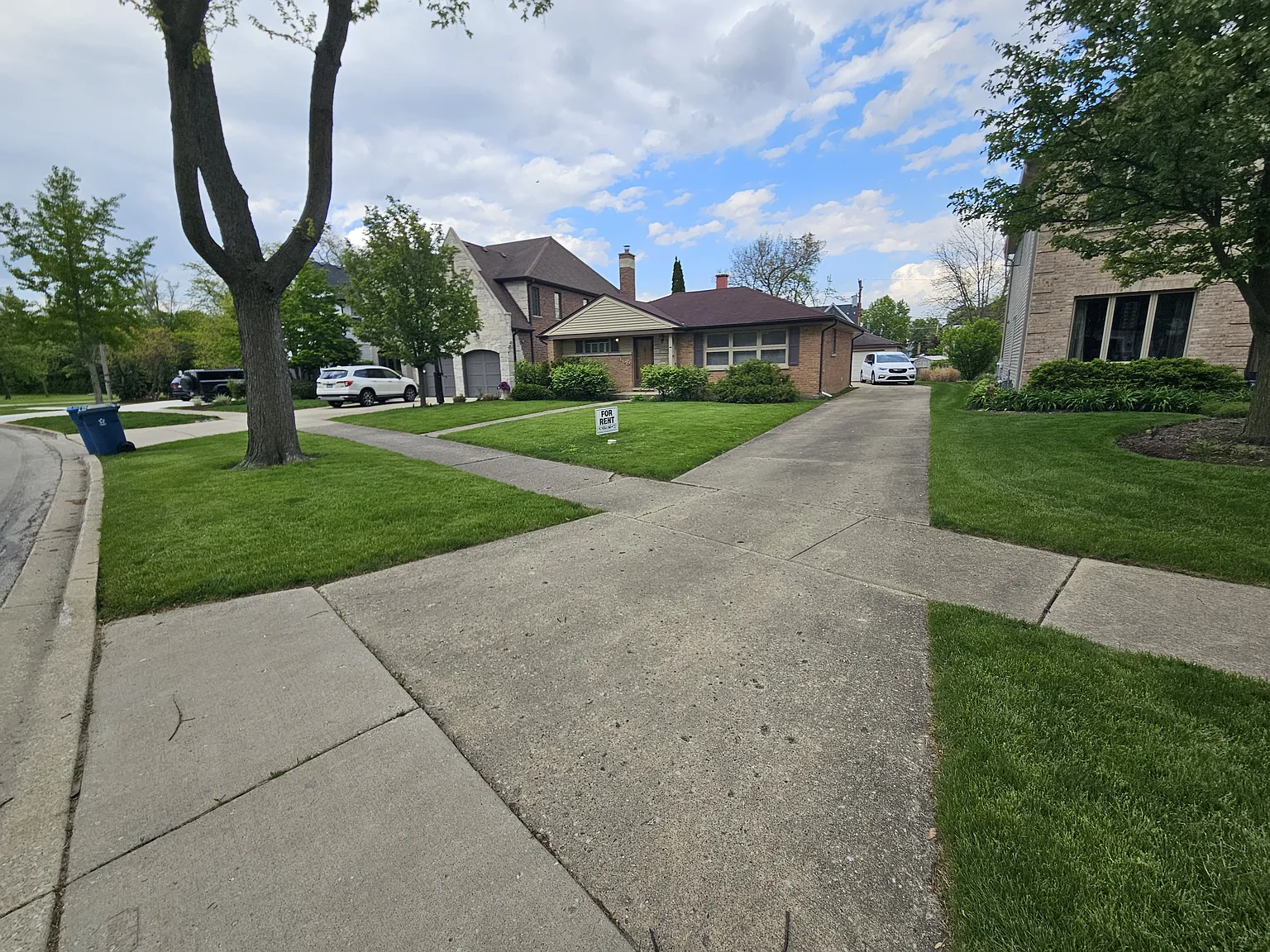 2 bed, 1007 sqft, $2,300 — Photo 2