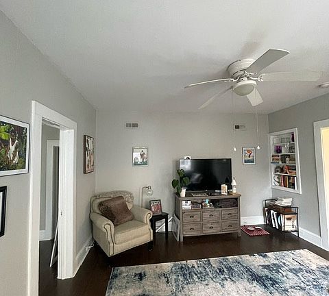 5th image of 301 Henderson St #A