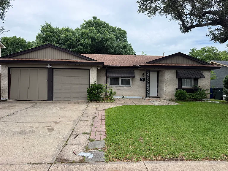 4417 Princeton Dr — Photo 1