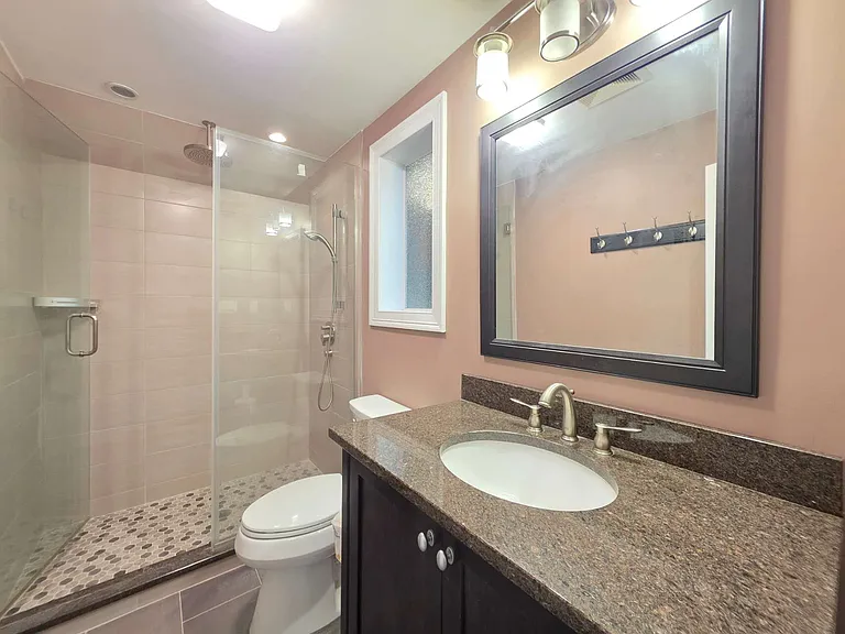 75 Ionia Ave #1A — Photo 8