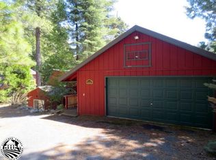 28587 Strawberry Ln, Pinecrest, CA 95364
