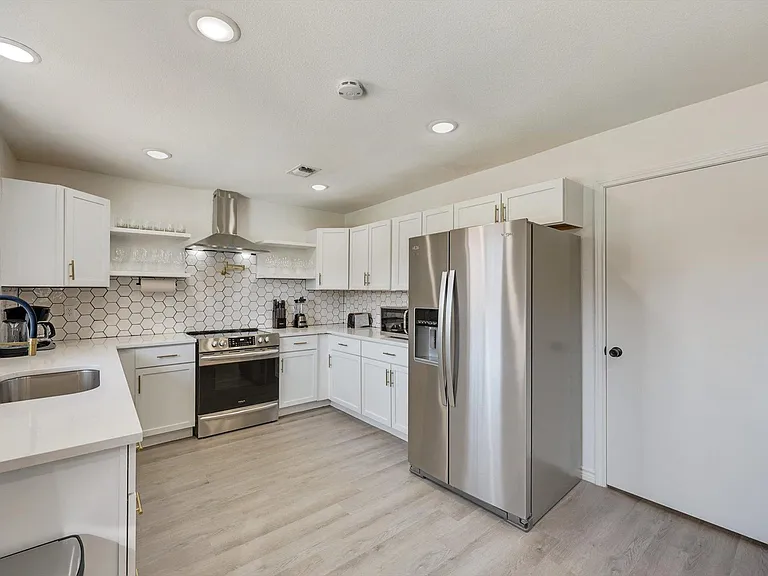 7920 Limerick Ln — Photo 14