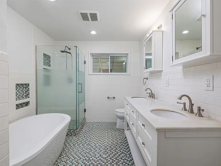 2591 Spring Valley Dr — Photo 5