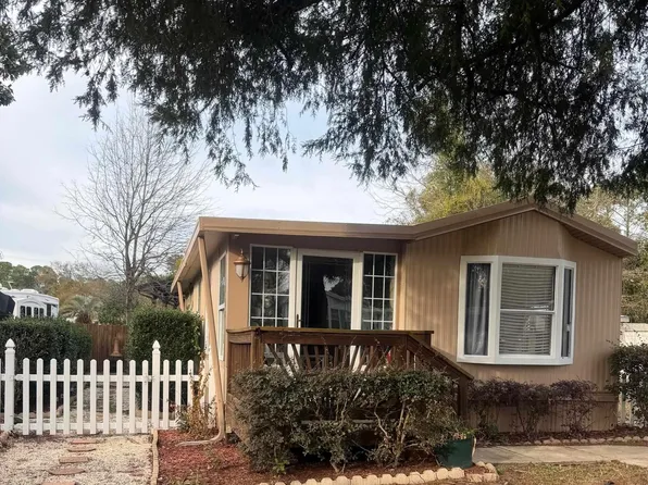 535 Buena Vista Dr, Lillian, AL 36549