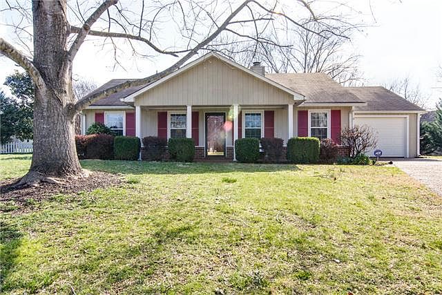 1st image of 204 Crestlawn Pl
