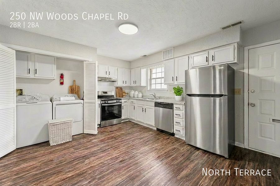 1st image of 250 NW Woods Chapel Rd