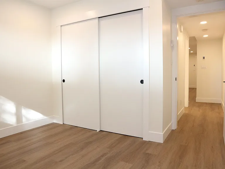 688 Cassiar St — Photo 15
