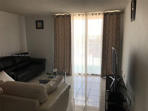 4th image of 16751 NE 9th Ave APT 501