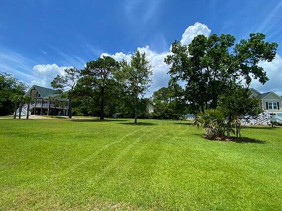 4th image of 25 Blackbear Dr