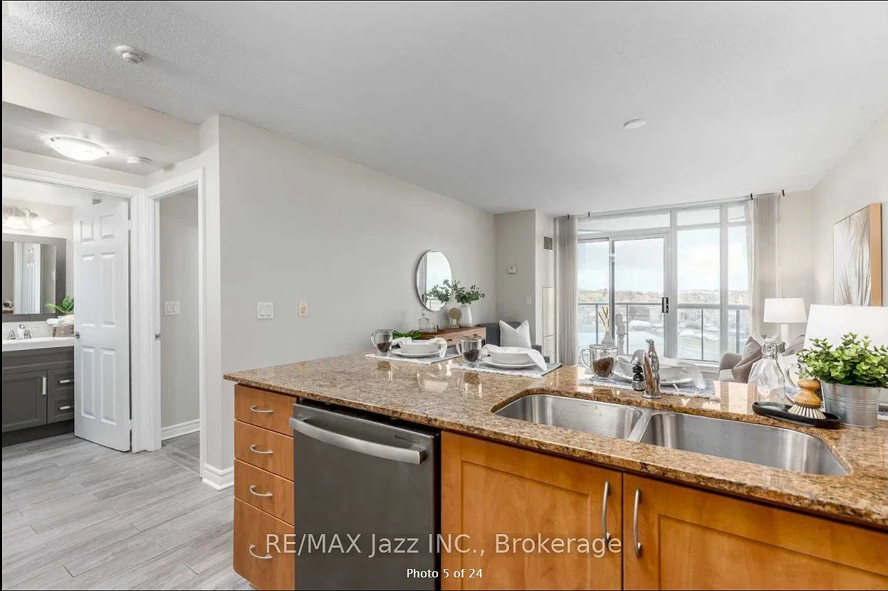 340 Watson St W — Photo 4