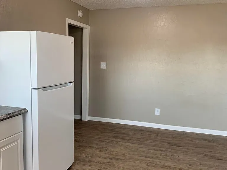 Carabay Apartments - Gated Community Featuring 1 and 2 Bedroom Apartments! — Photo 22