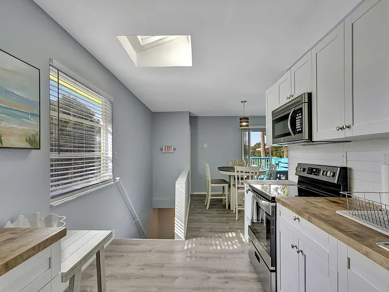 8225 S Indian River Dr #C — Photo 13