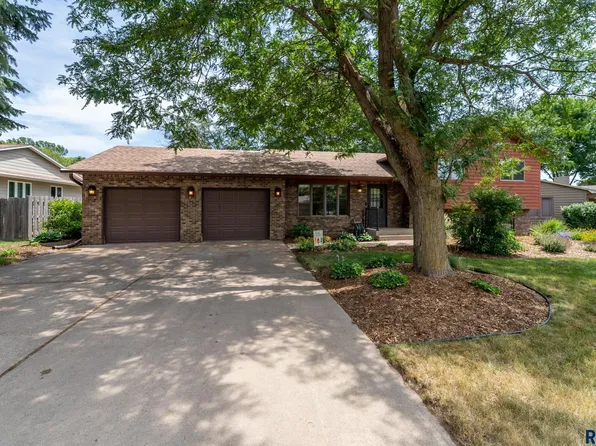 4216 E Shenandoah Trl, Sioux Falls, SD 57103