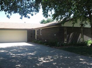 4302 Pin Oak Ave, Enid, OK 73703