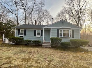 232 Quaker Ln, Scituate, RI 02857