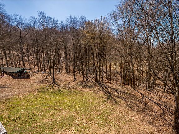 5th image of 4560 Twin Oaks Dr