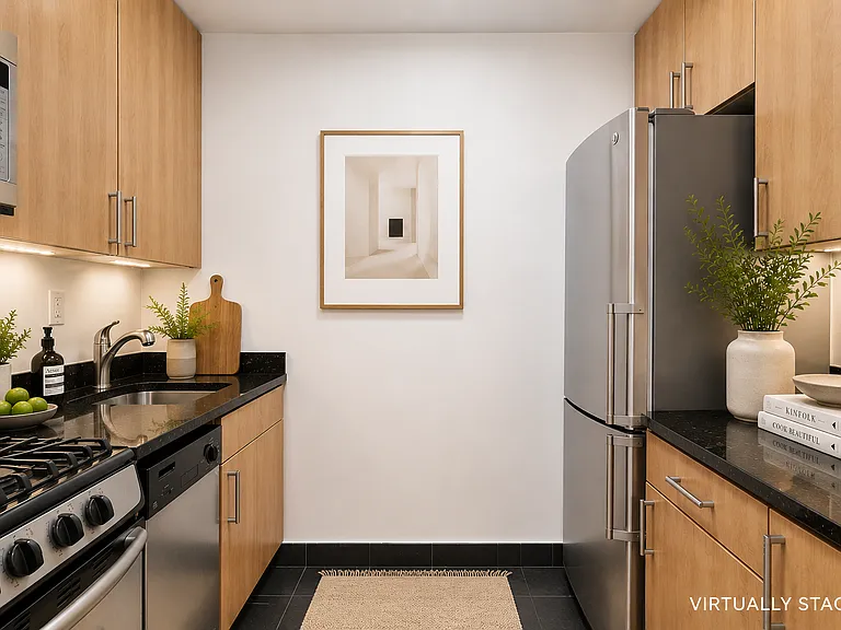 211 E 53rd St #9A — Photo 7