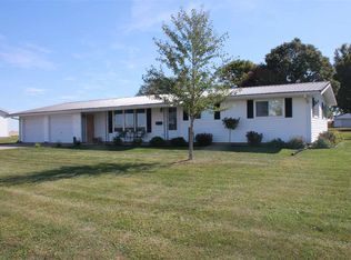 906 3rd St, Seaton, IL 61476