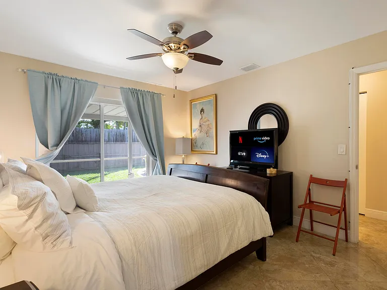 832 Green St #1 — Photo 13
