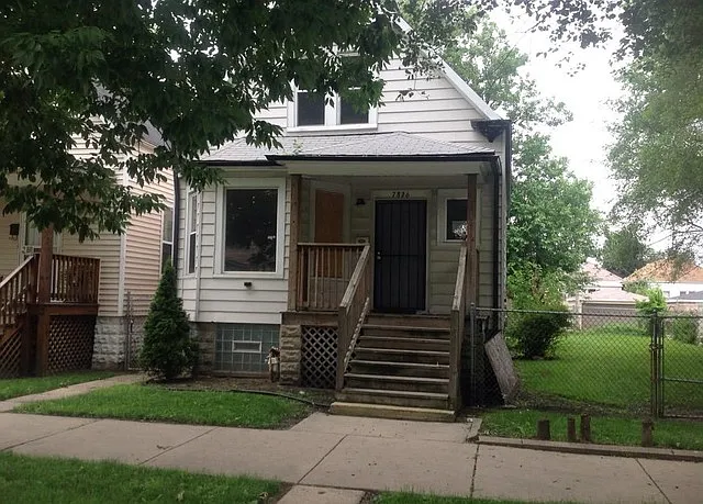 7826 S Kimbark Ave photo 1